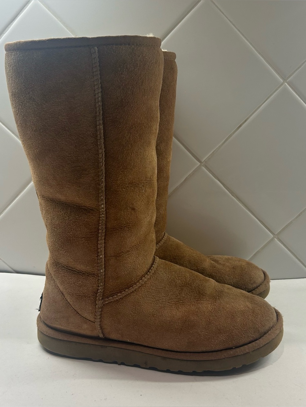 UGG Australia Classic Tall Boots Women's Size 7 Chestnut Suede Sheepskin 5815